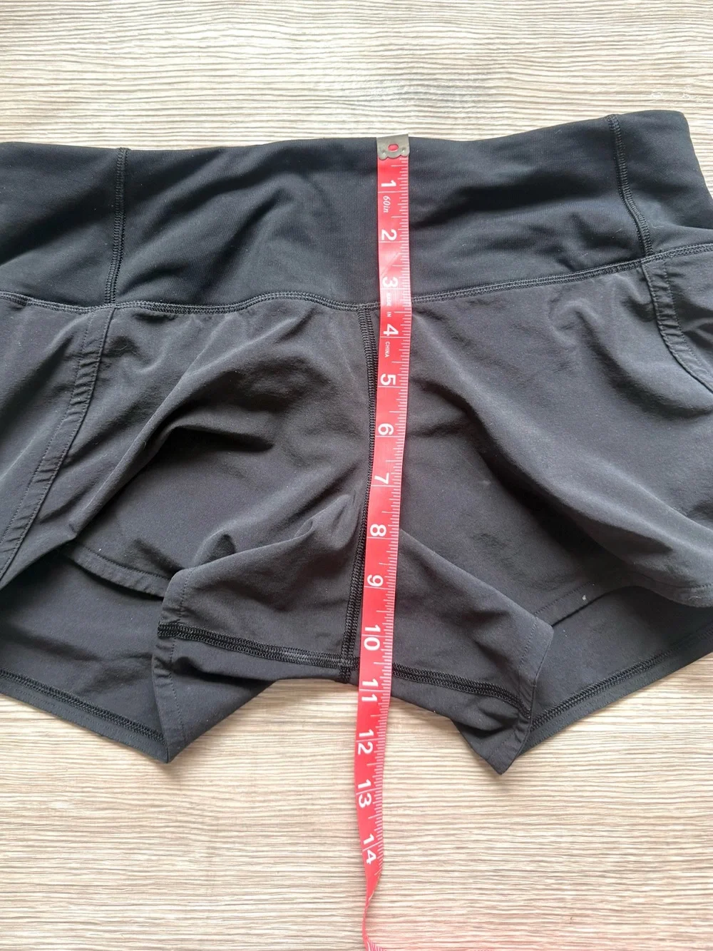 Lululemon Size 4 Athletic Run Times Short II *4